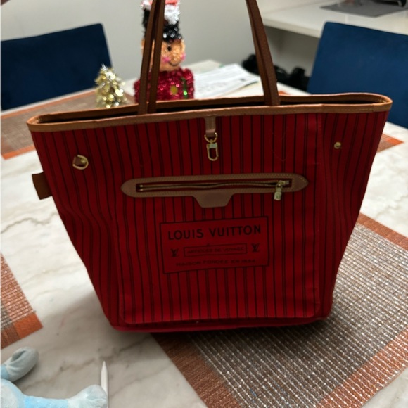 Louis Vuttion Neverfull MM - Picture 5 of 13